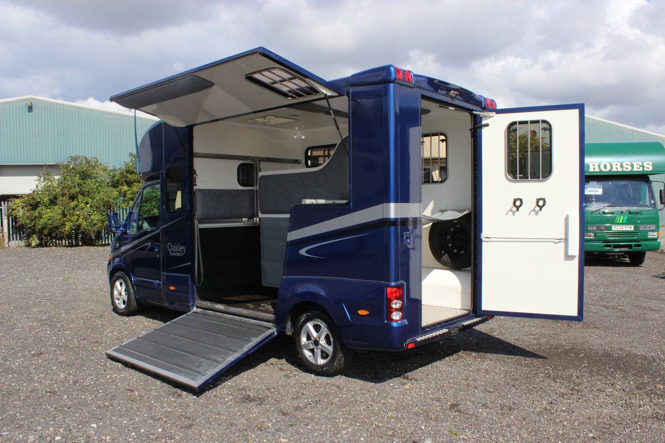 Oakley 3.5 Tonne Horsebox For Sale